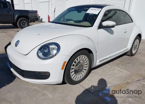 2013 Volkswagen Beetle 2.5L z USA, uszkodzony, nr VIN 3VWJP7AT9DM665934